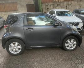 TOYOTA iQ - 2011