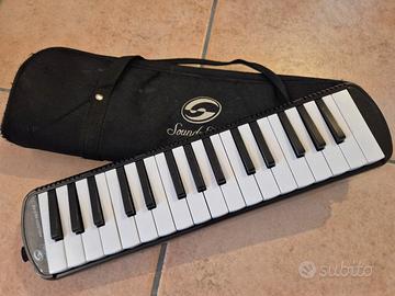 Melodica con custodia 