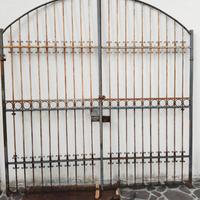 Cancello antico ferro battuto