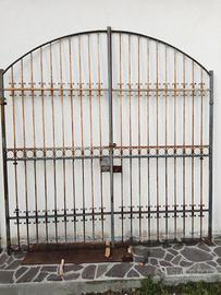 Cancello antico ferro battuto