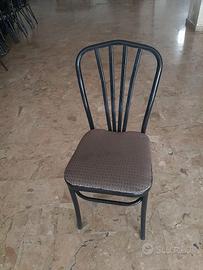 Sedie in metallo con cuscino