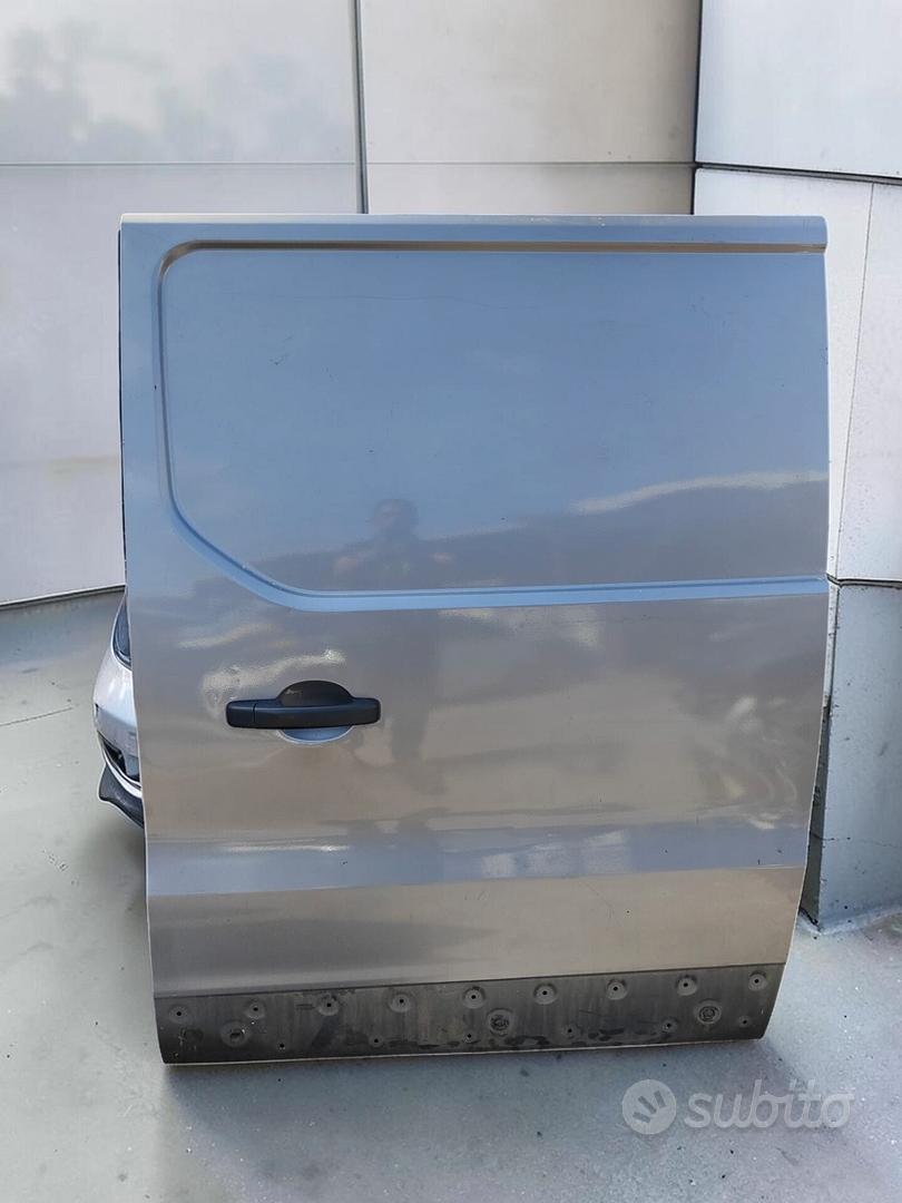 TURTLE compatibile con Opel Vivaro (X82) 20142018 / Pedana