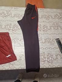 pantaloni Nike
