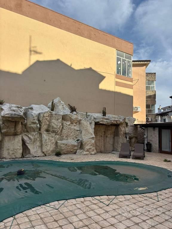 Villa di 415 m² con più di 5 locali a Giugliano in - Vista 6