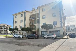 4 LOCALI A CORIGLIANO-ROSSANO