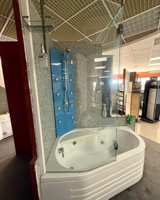 Vasca da bagno combinata con box doccia