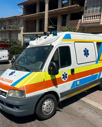 Ambulanza Allestita Fiat Ducato Perfetta in Tutto