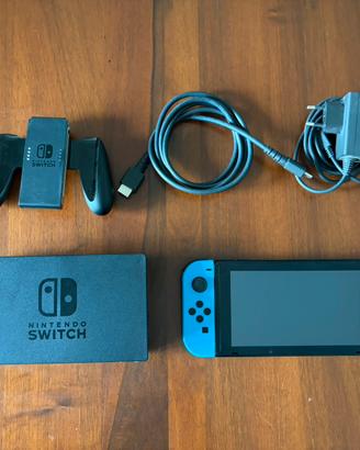 Nintendo Switch V2 completa più 7 giochi