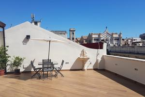 Trilocale con terrazzo in centro storico