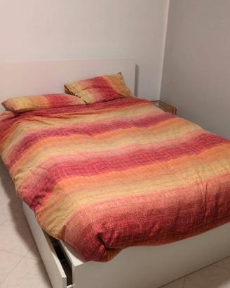 Struttura letto con materasso