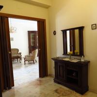 due mobiletti per ingresso  in noce