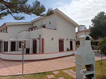 SR Villa pemtavani loc Plemmirio mq 130 arredata -