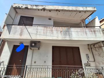 Faro Superiore, Indipendente su tre livelli