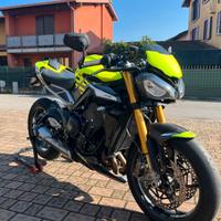 Triumph street triple moto2