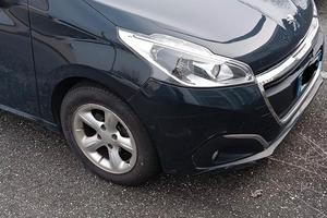 Peugeot 208 adatta neo patentati