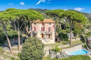 Villa di 190 m² con 4 locali e posto auto a Zoagli