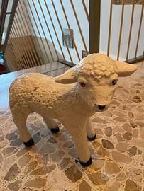 Pecora decorativa in resina