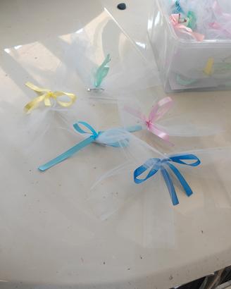 65 fiocchi con nastri colorati 