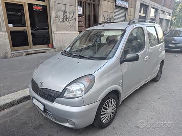 Toyota Yaris Verso 1.3 automatica – 177.000 km