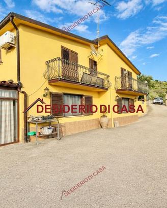 Casa, Pettineo.