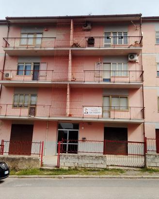 Appartamento in zona riservata, via Bellini 25