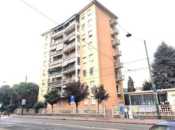 4 LOCALI A TORINO
