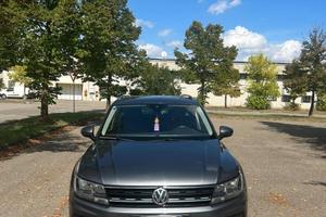VOLKSWAGEN TIGUAN 2.0