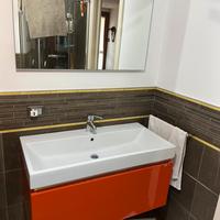 mobile bagno sospeso