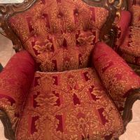 Divano , 2 poltrone,6 sedie e tavolo, dell’anno 87