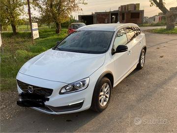 Volvo V60 cross country