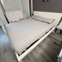 Letto matrimoniale bianco