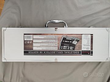 set barbecue con valigetta