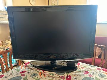 TV Samsung 32” con decoder e chiavetta NowTv