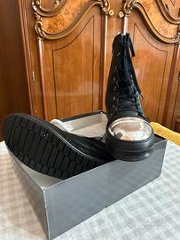 anfibi in pelle con punta in argento