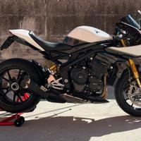 Triumph speed triple 1200rr bianco perla