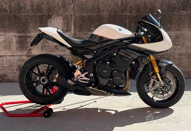 Triumph speed triple 1200rr bianco perla