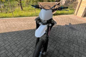Husquarna sm 125 2011
