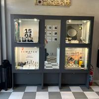 Vetrina negozio in legno