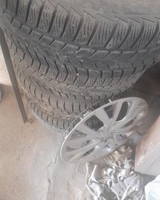 gomme su cerchi del 15 x 500 modello 2015 a 220e 