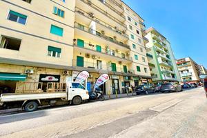 5 LOCALI A NAPOLI