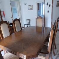 Tavolo in legno massello allungabile