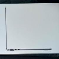 Macbook Air 13,6 M2 (10 GPU) 512 SSD 8Gb Ram
