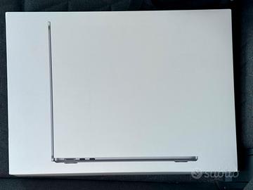 Macbook Air 13,6 M2 (10 GPU) 512 SSD 8Gb Ram