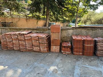 Circa 100 tegole in terracotta usate – 100 €