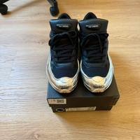 Scarpe Adidas x Raf Simons Ozweego