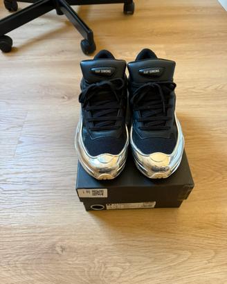 Scarpe Adidas x Raf Simons Ozweego