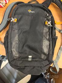 Zaino Lowepro nero/grigio con copertura antipioggi