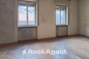 SPAZIOSO APPARTAMENTO IN CENTRO A COGGIOLA