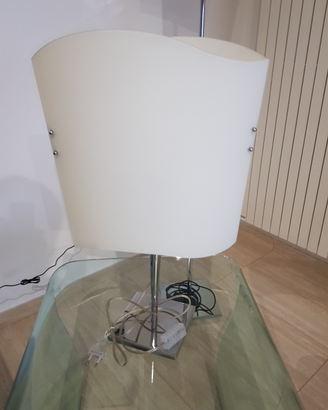 Piantana e lampada salone