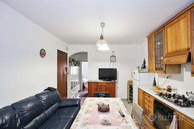 BILOCALE CON CORTE PRIVATA